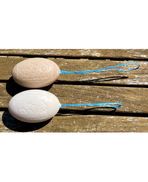 Savon à pendre la Ficelle Bleue – 30 % Lait d’Ânesse Bio | La Savonnière du Moulin