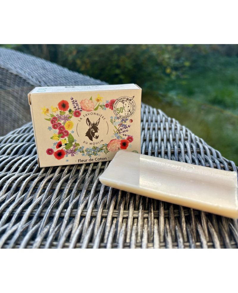 Savon Fleur de Coton – 50 % Lait d’Ânesse Bio | La Savonnière du Moulin Savon Fleur de Coton – 50 % Lait d’Ânesse Bio | La Savonnière du Moulin